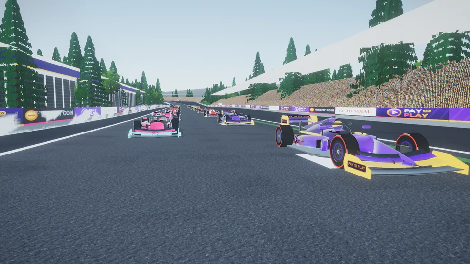 Grid de largada de Fórmula 1 entre pinheiros: em primeiro plano o carro violeta e dourado da Pay to Play Racing, ao lado o carro rosa e ciano da Insert Coin Racing, e placas da Pay to Play e INSERT COIN ao longo do muro.